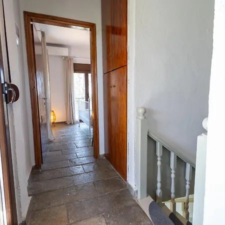 Elais Villa